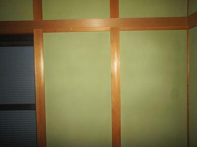 中古住宅　聚楽壁リフォーム リビング天井＆玄関ドアペンキ塗りリフォーム